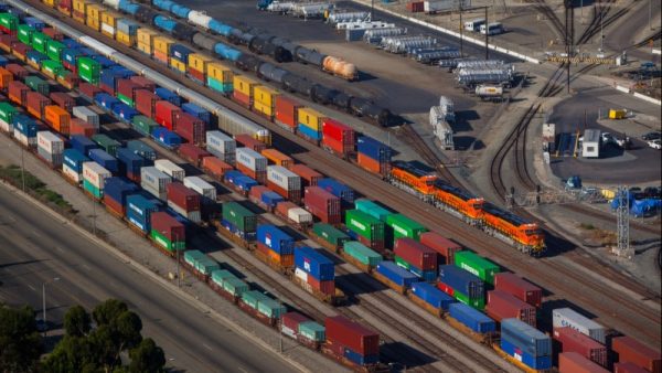 Transportasi Multimoda vs Intermoda: Apa Perbedaannya dan Mana yang Lebih Efisien?