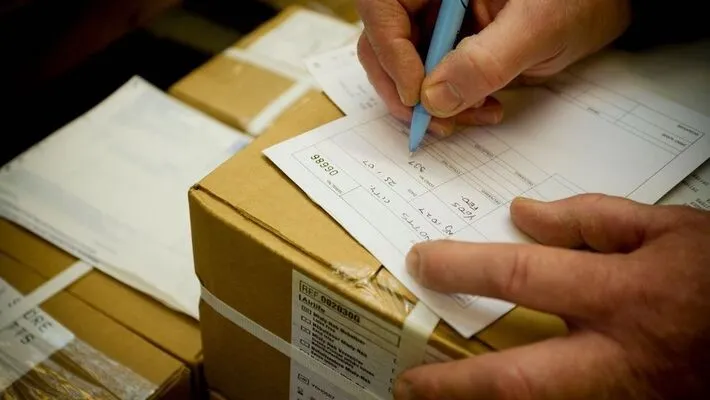 Dokumen Impor Tidak Lengkap atau Salah